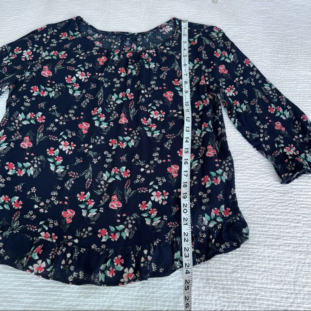 Gap  Navy Floral top boho flowy round neck S - Image 9