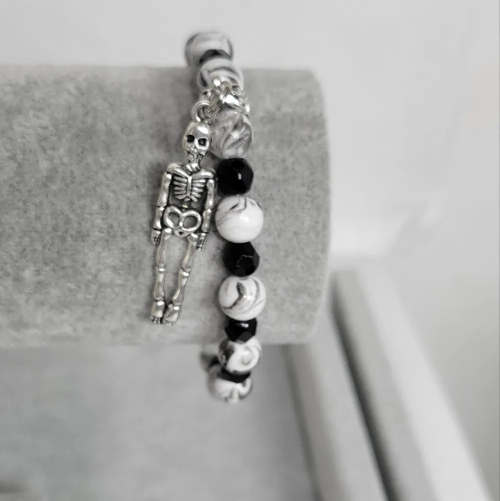 Hand crafted black & white crackle beaded skeleton charm bracelet - Image 2