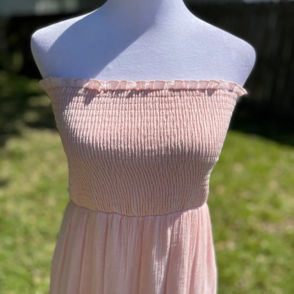 Stilleto’s peach rayon strapless maxi dress with lace panels in skirt. Size L. Size L - Image 4
