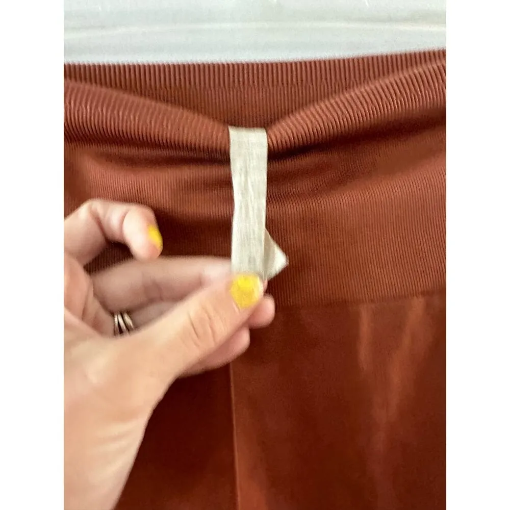 Fabletics Leggings Women's Small Burnt Brick Sync High Waisted Perforated 7/8 - Image 4