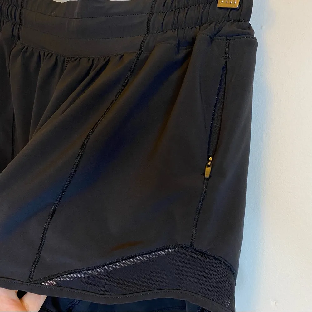 LULULEMON Hotty Hot Lined Actibeve Short II *Long 4" in
Black Sz 6 Tall - Image 6