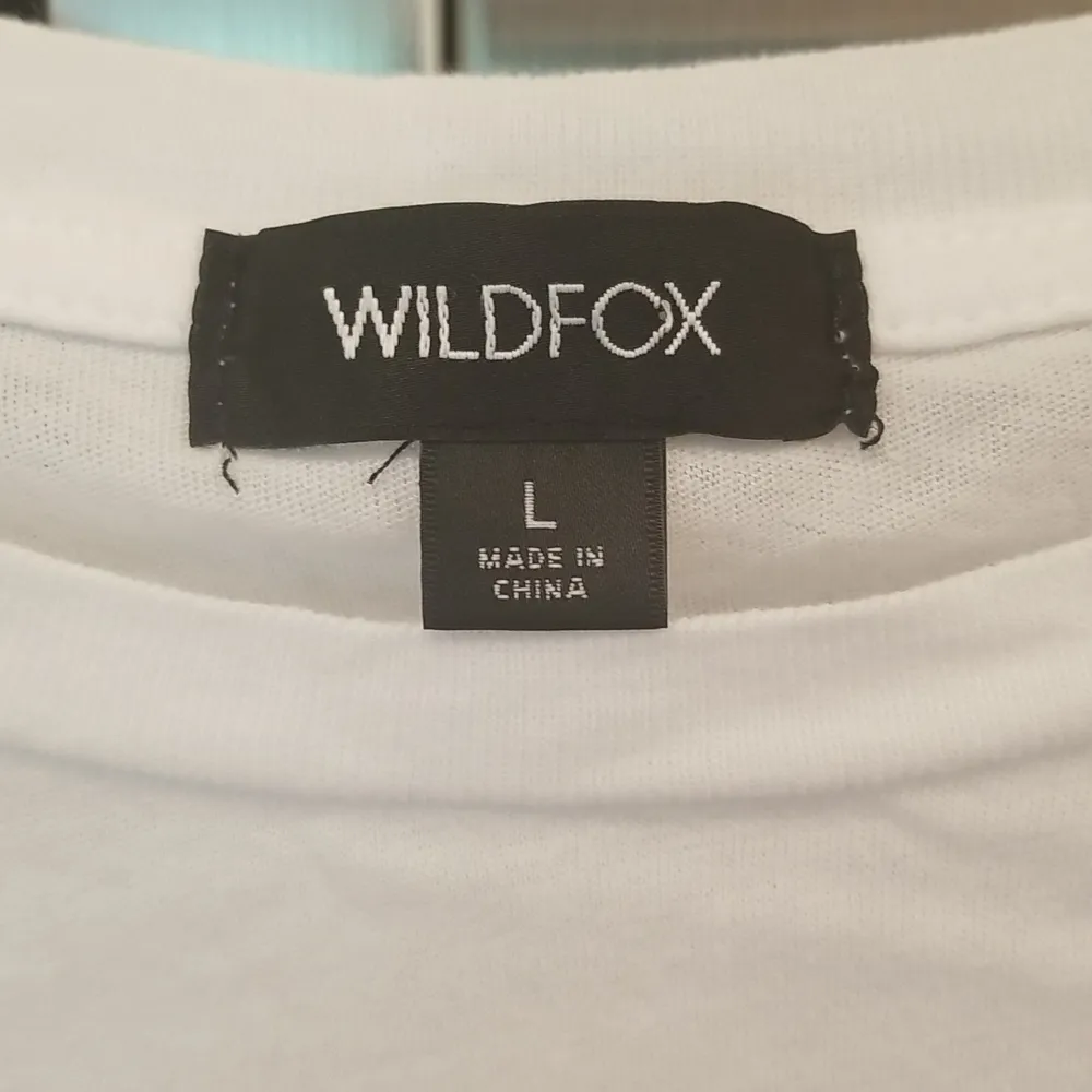 💕WILDFOX💕 Bikinis & Bellinis Graphic Tee L NWT - Image 4