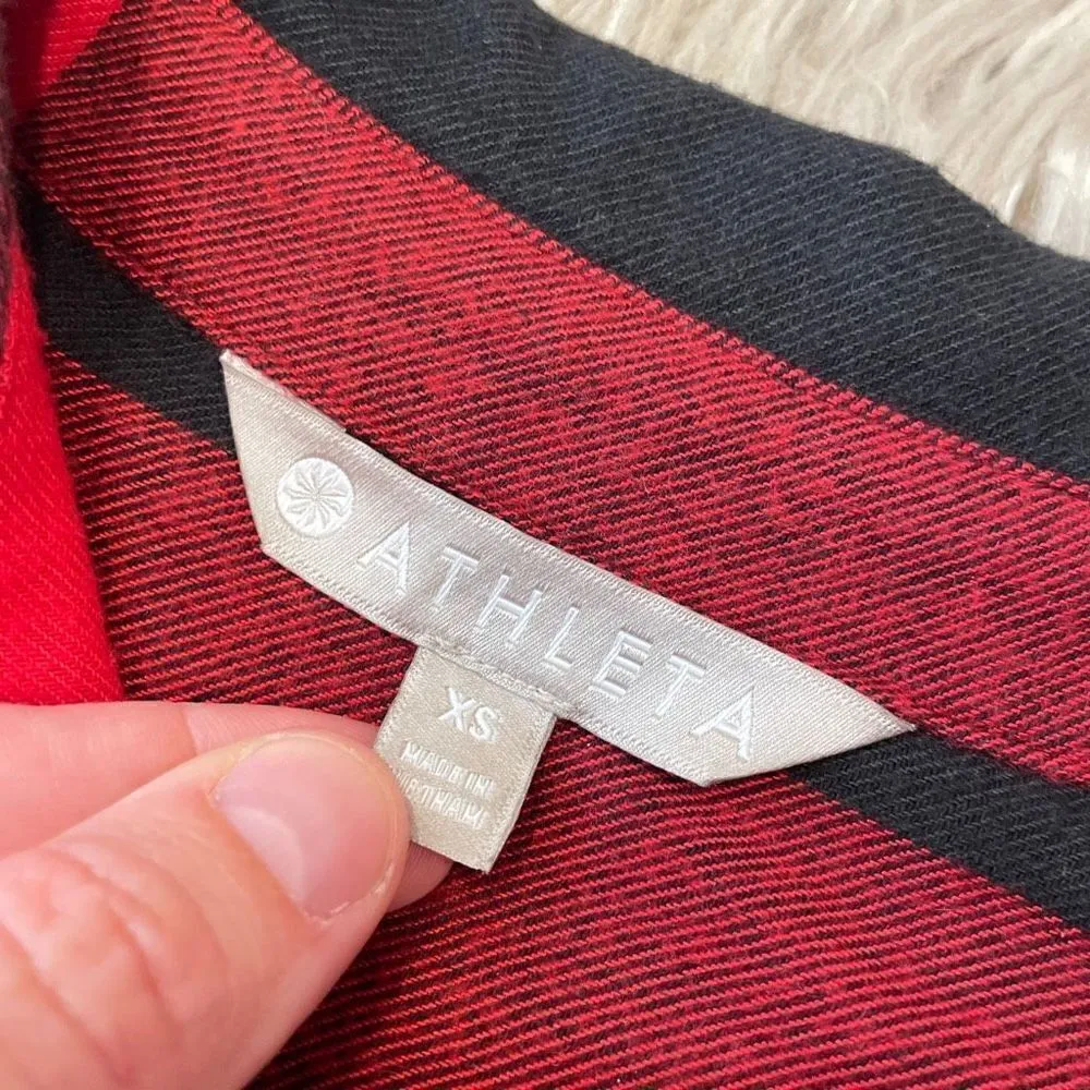 Athleta buffalo plaid button down, oversized shirt, extra small ￼ - Image 3