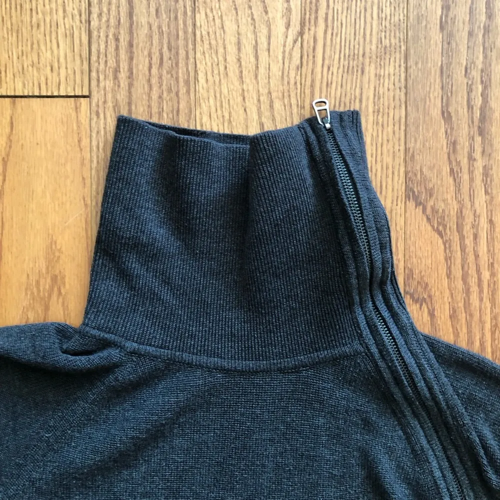 Short Sleeve Cowl Neck Dark Gray Sweater Dress Women’s Size Small - Image 7