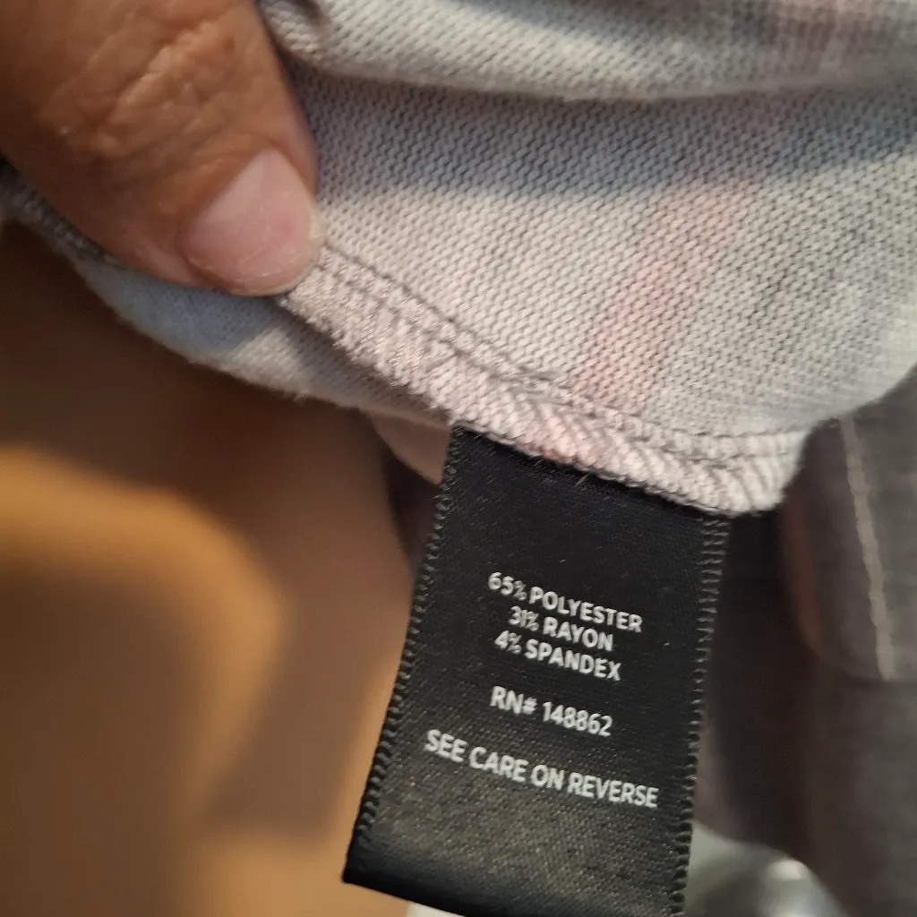 Torrid Sz 2 Gray and Pink Plaid Sweater - Image 4