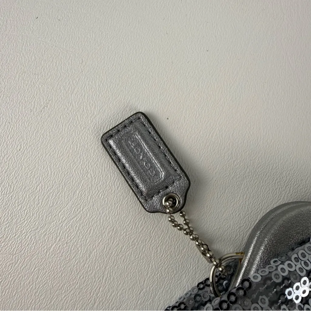 Coach Metallic Silver Sequin Kisslock Clutch Bag - Image 2