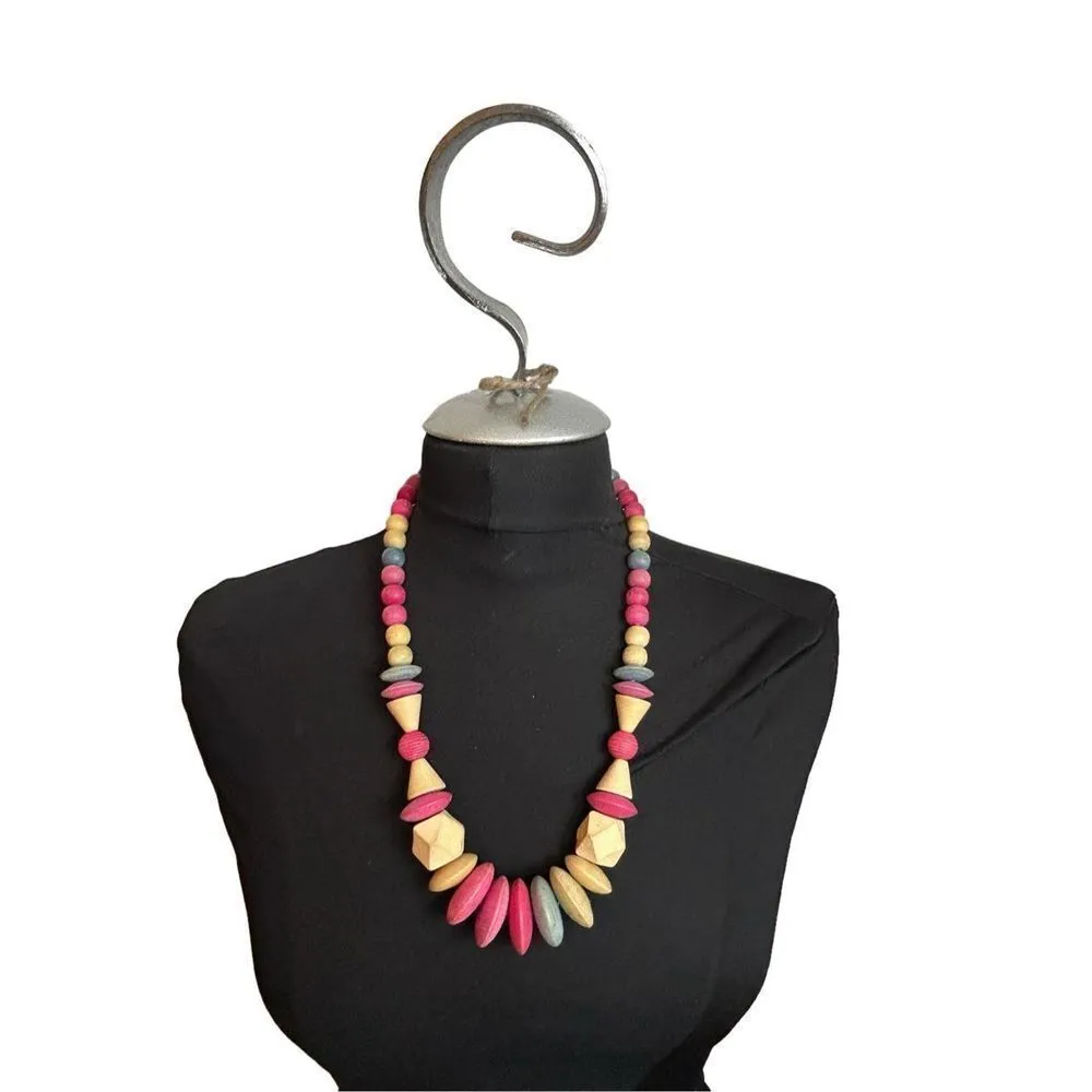 Jewelry lot of 3 wooden beaded colored necklaces statement beaded necklaces Pink - Image 3