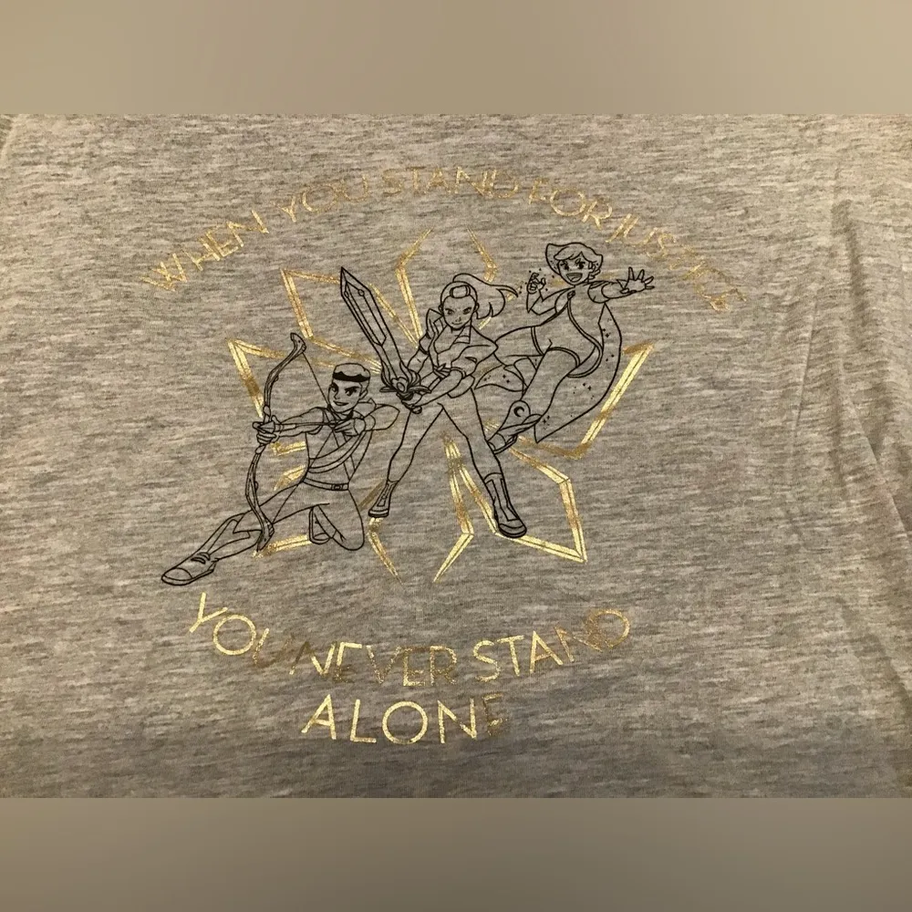 She-ra and the princesses of power her universe shirt size small - Image 2