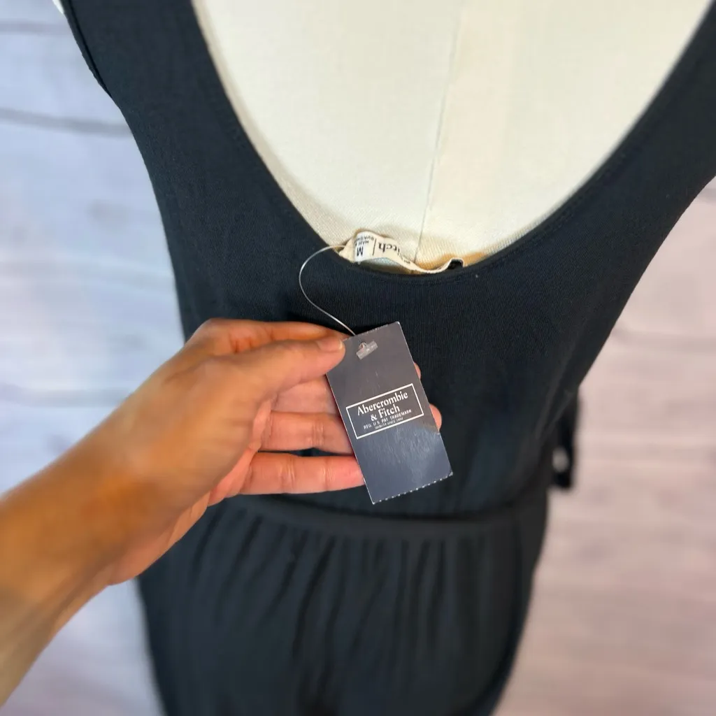 NWT Abercrombie & Fitch Black Jogger-Leg Jumpsuit Size M Sleeveless Relaxed Fit - Image 5