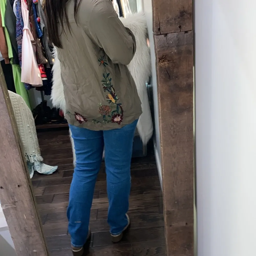 Skies are Blue brown floral long sleeve button down shirt size 1X - Image 4