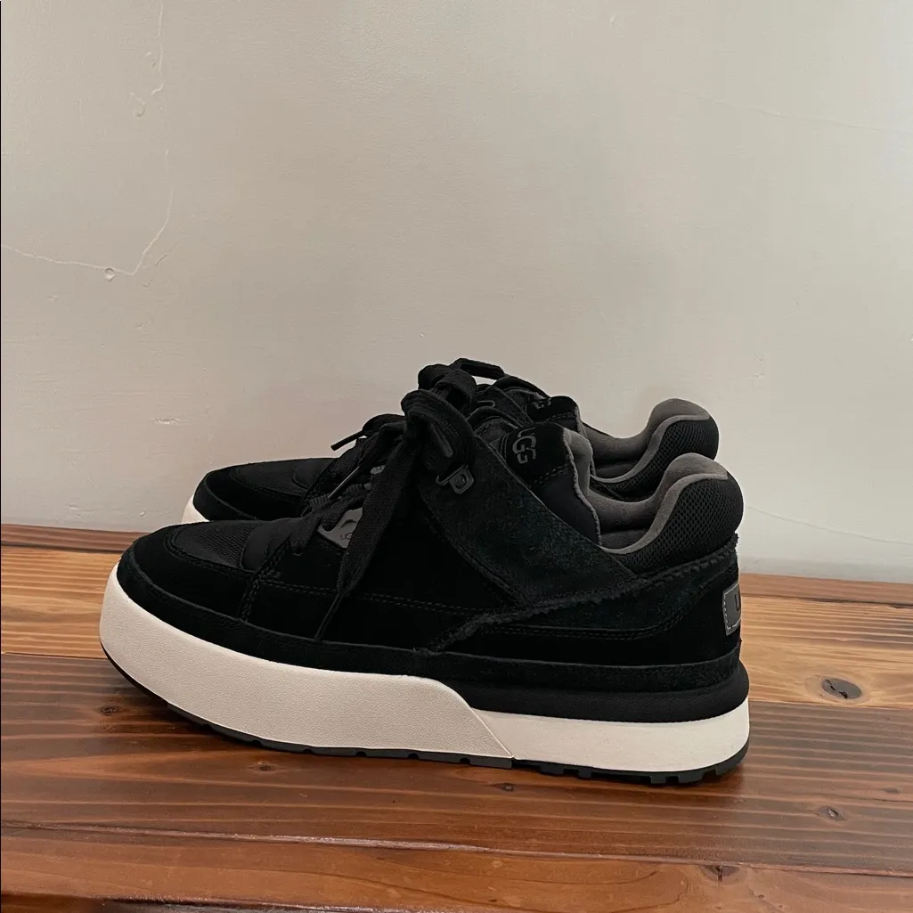 UGG Goldencush Trainer Sneakers Women’s Size 9 Men’s Size 8 - Image 7