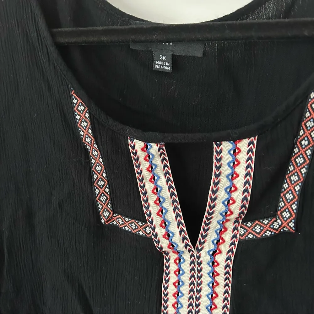Naïf Black Embroidered Women's Top Size 3X - Image 3