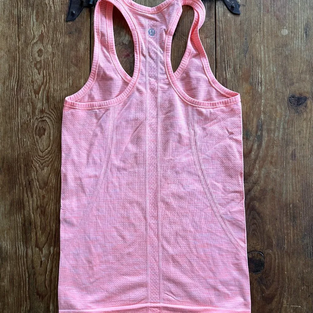 Lululemon Size 4 Swiftly Tech Tank - Image 3