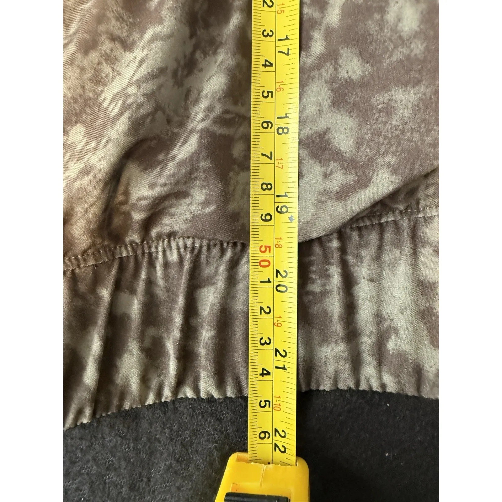 Lululemon Bombs Away Jacket Women's Size 8 Black Camo Reversible Water Repellant - Image 10