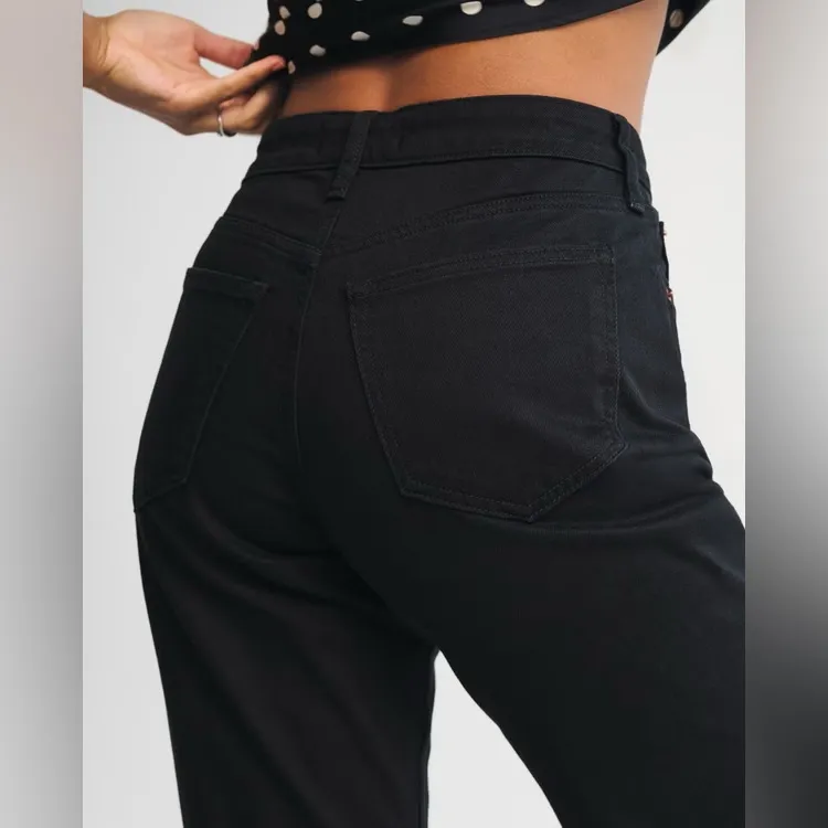 Abercrombie & Fitch Curve Love High Rise 90s Relaxed Jean Black - Image 4
