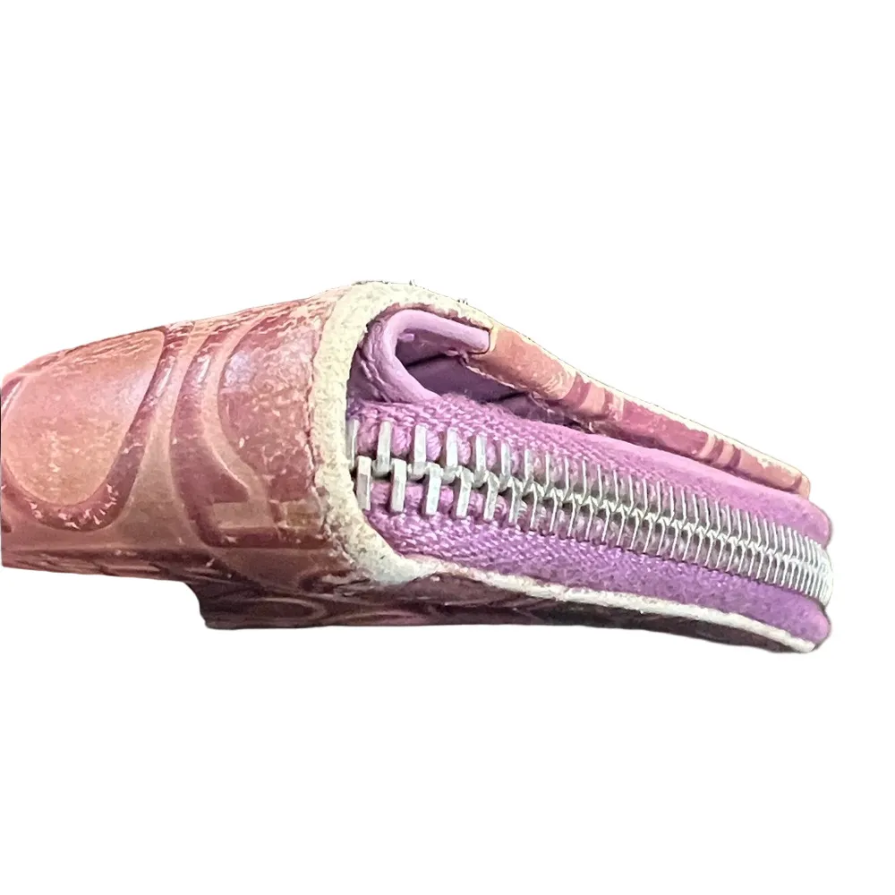 Salvatore Ferragamo Pink Wallet with Gold Accent - Image 5