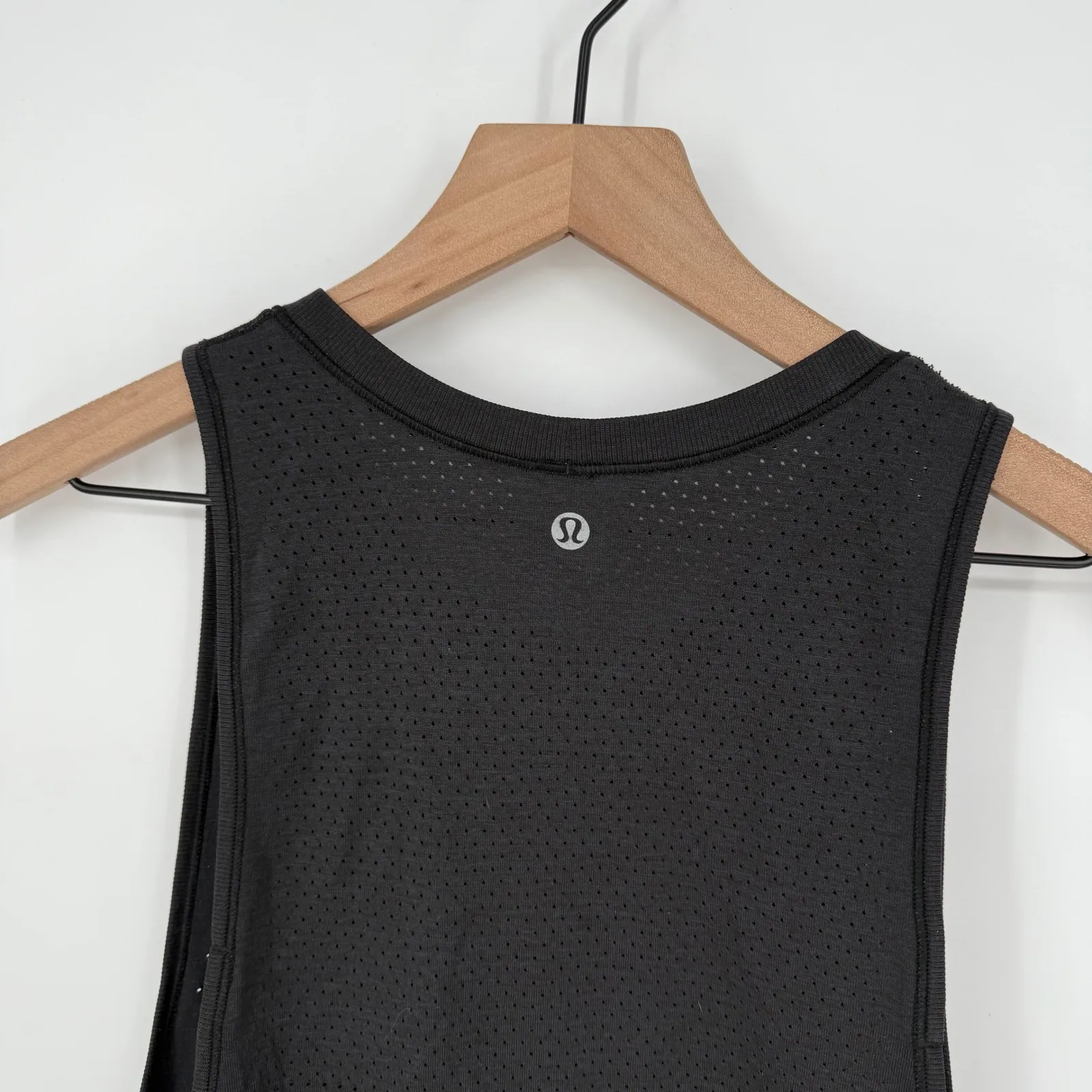 Lululemon Athletic Tank Top Black Mesh Athleisure Workout Size 4 - Image 4