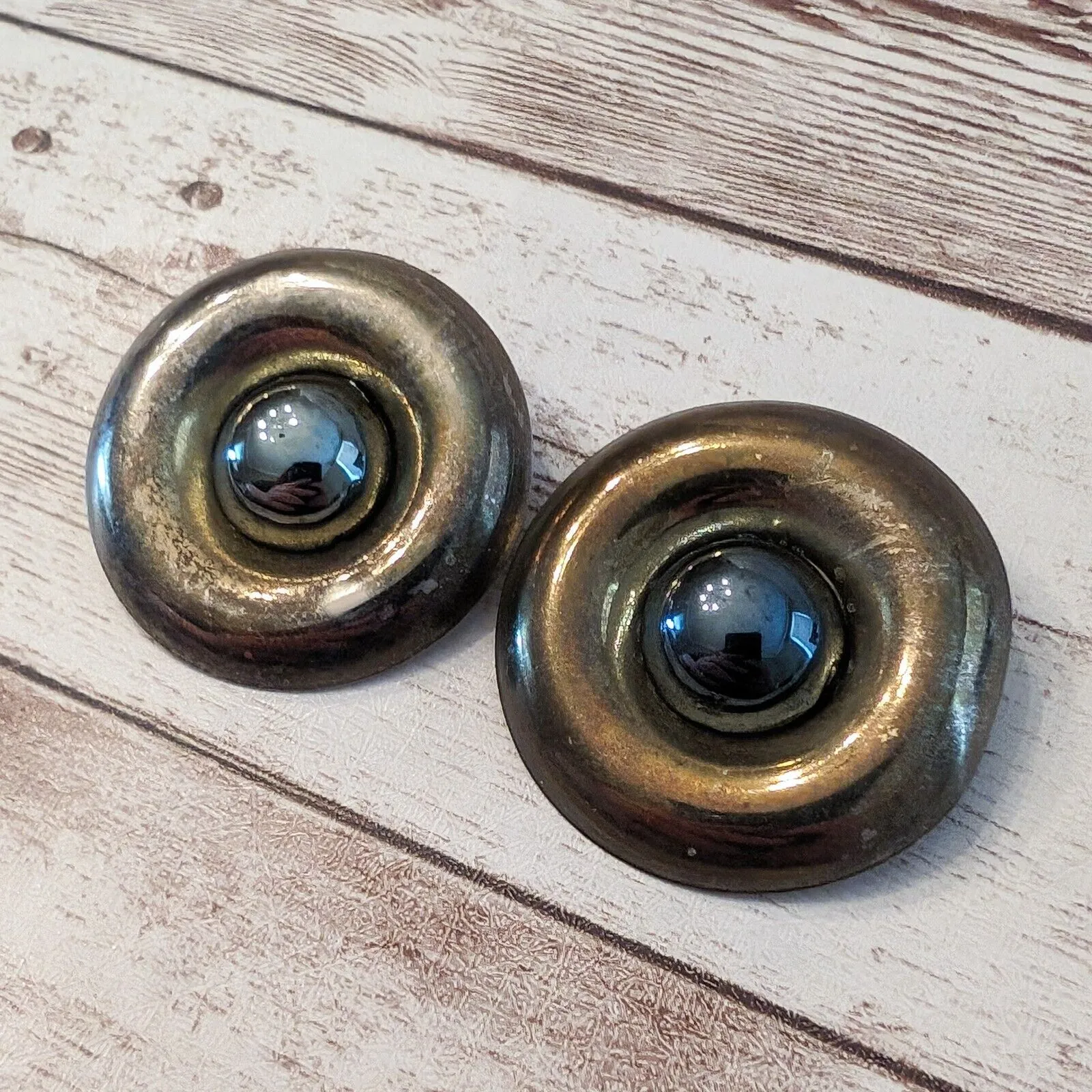 Vintage Clip On Earrings - Image 4