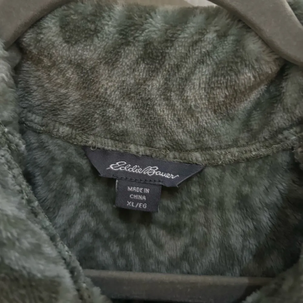 Eddie Bauer Vintage  Green Patterned Super Soft Fleece Jacket - Image 4