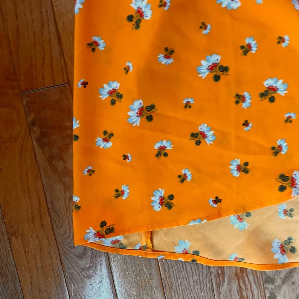 orange and white floral midi wrap skirt Size 6 - Image 7