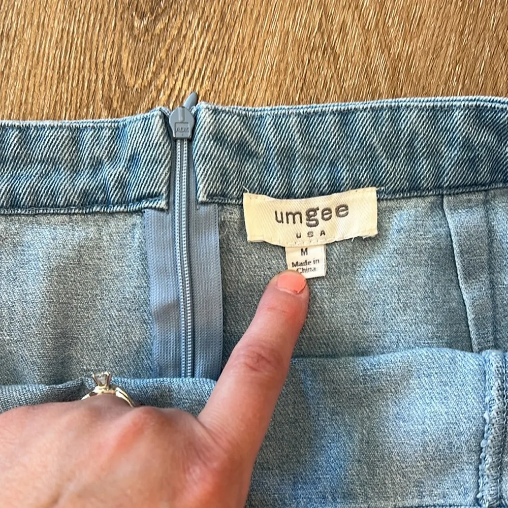Umgee Frayed Denim Zip Back Skirt | Size Medium - Image 3