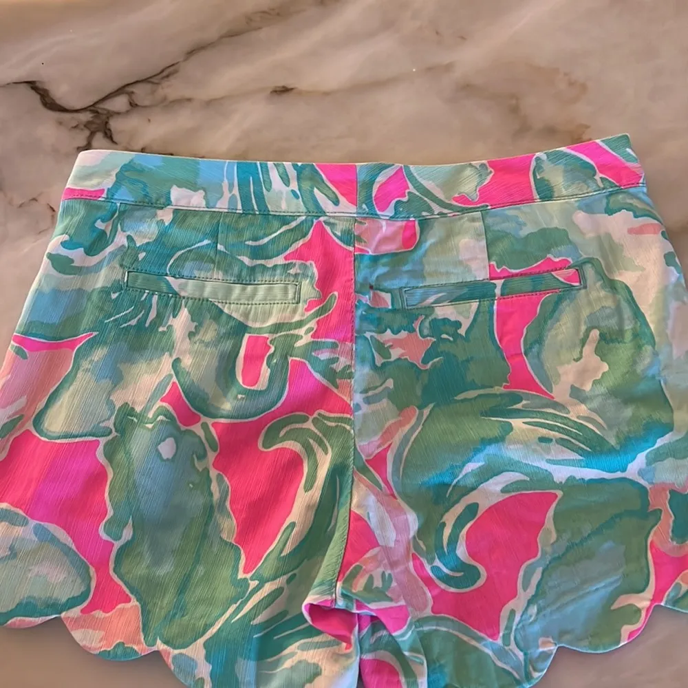 Lilly Pulitzer 5” inch buttercup short. - Image 2