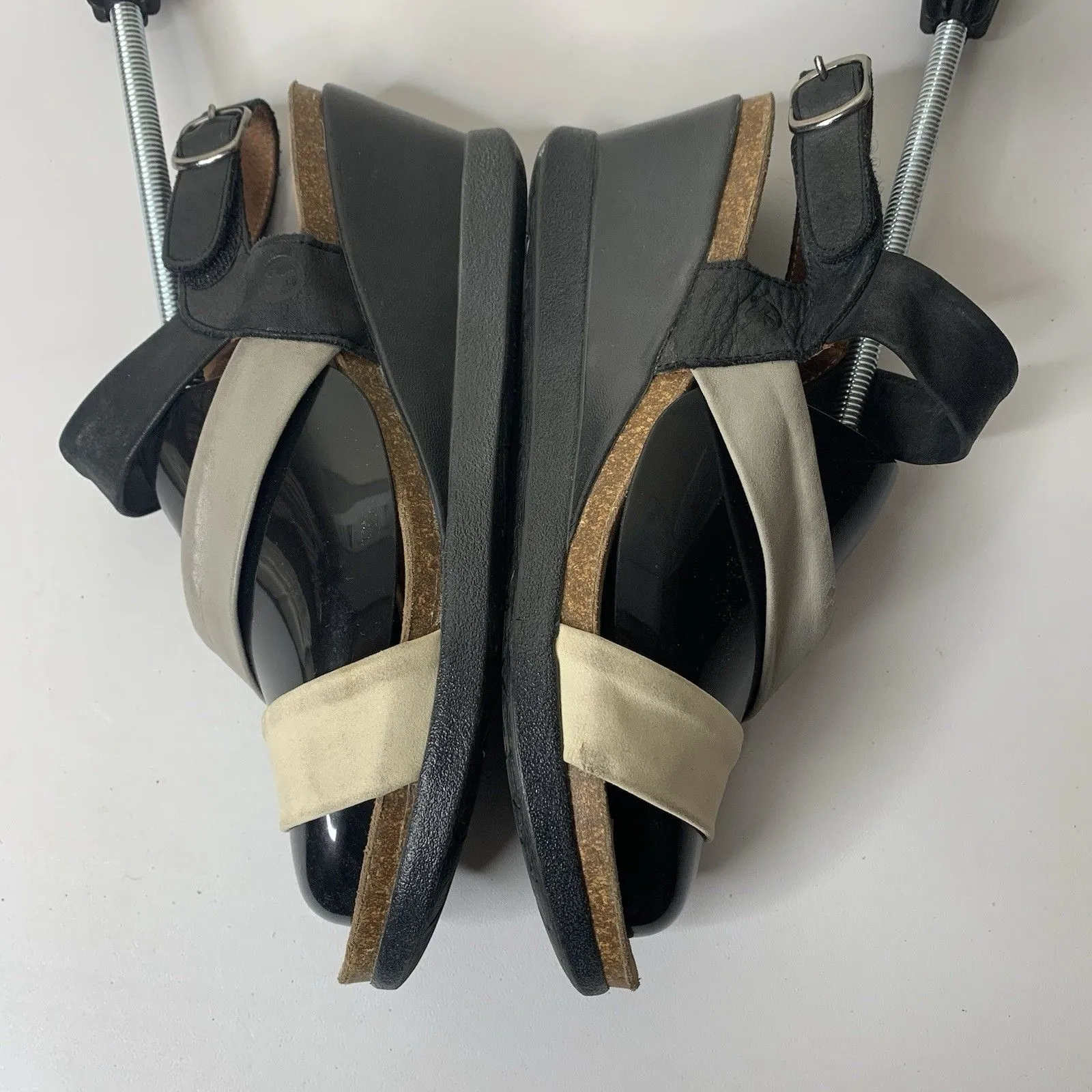 Wanda Panda Leather Wedge Sandals Made in Spain Sz 39 8.5 Hook Loop Closure - Image 6