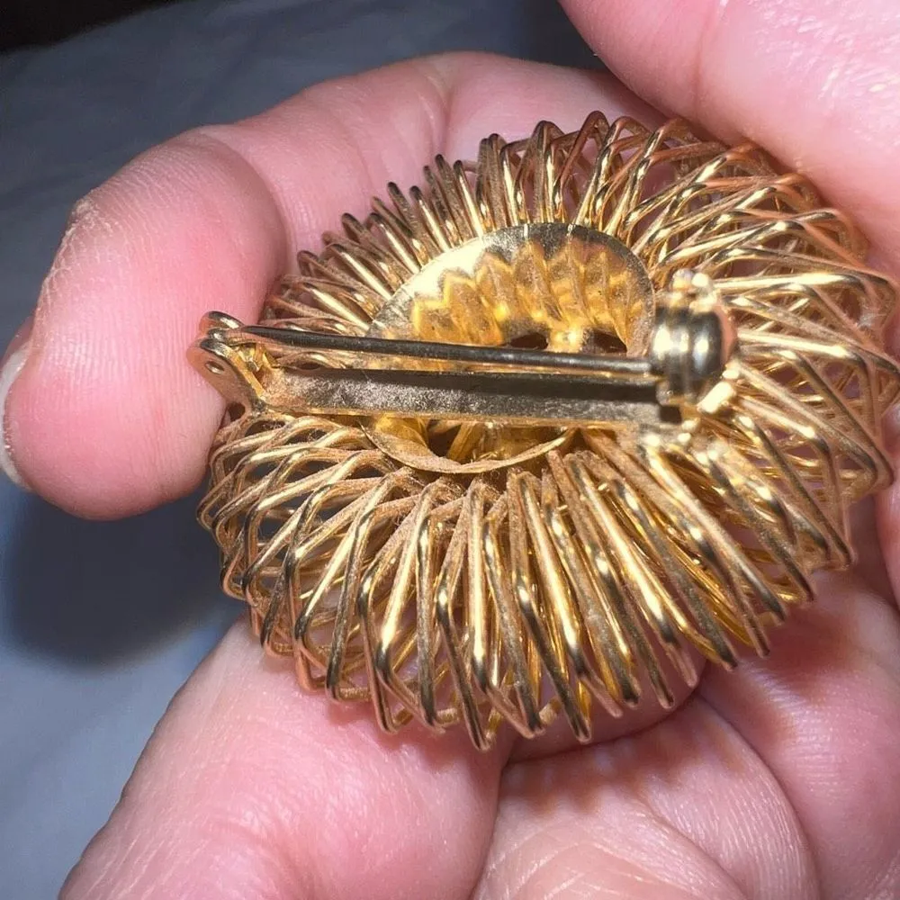 Vintage MCM Sunburst Wire Faux Pearl Brooch - Image 6