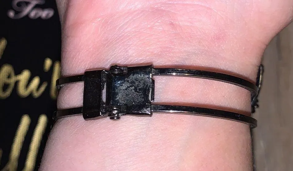 Black gem butterfly bracelet and black stone ring - Image 4