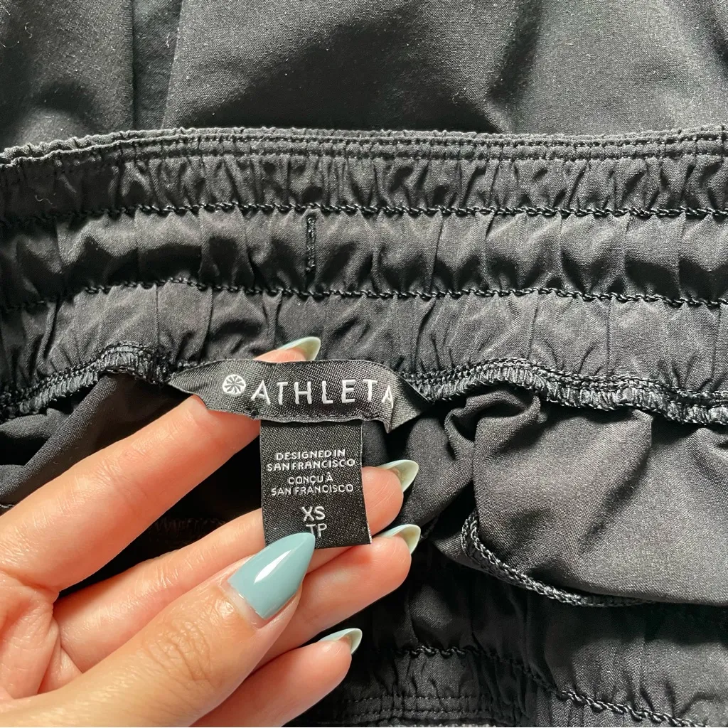 Athleta  Shorts with Pockets Size XS in Black - Image 4