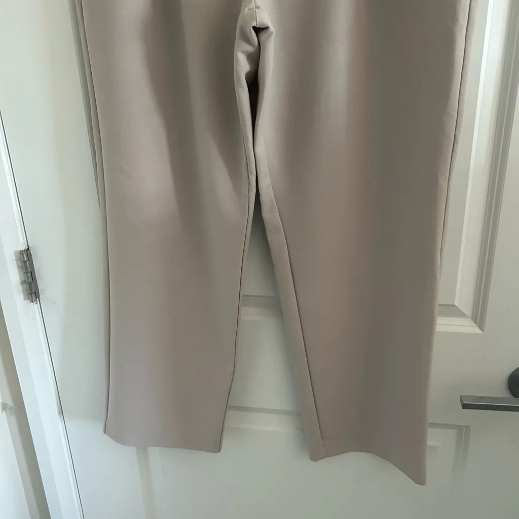 Abercrombie & Fitch Light Tan Pants - Image 4