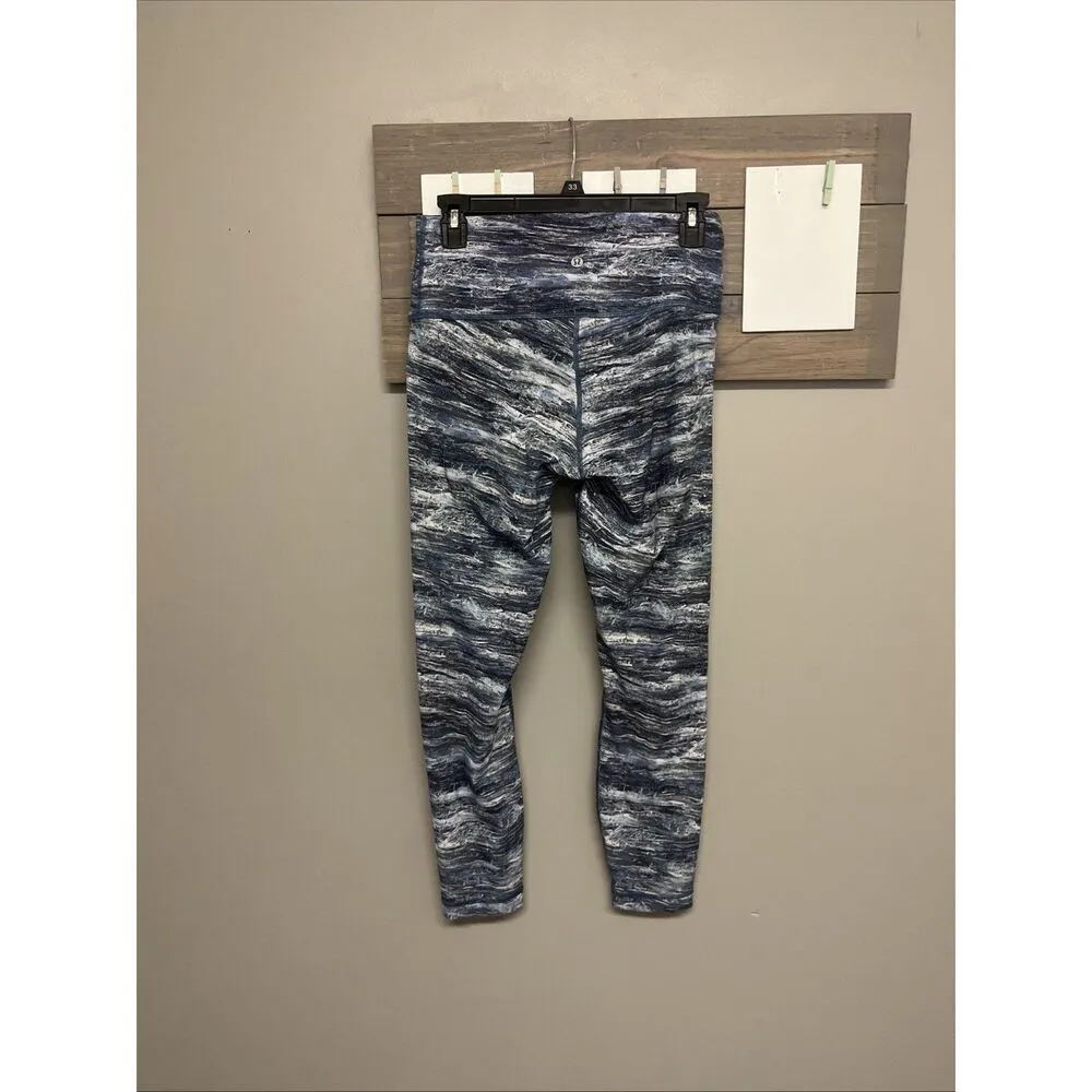 Lululemon Women's Abstract Striped Blue Green High Waist Ankle Leggings Size 8 - Image 5