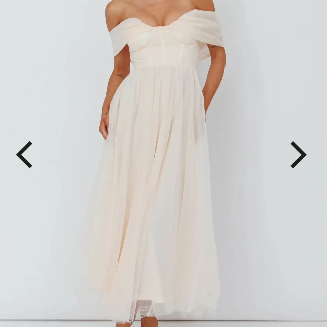 Selfie Leslie Cream Strapless Dress - Image 3