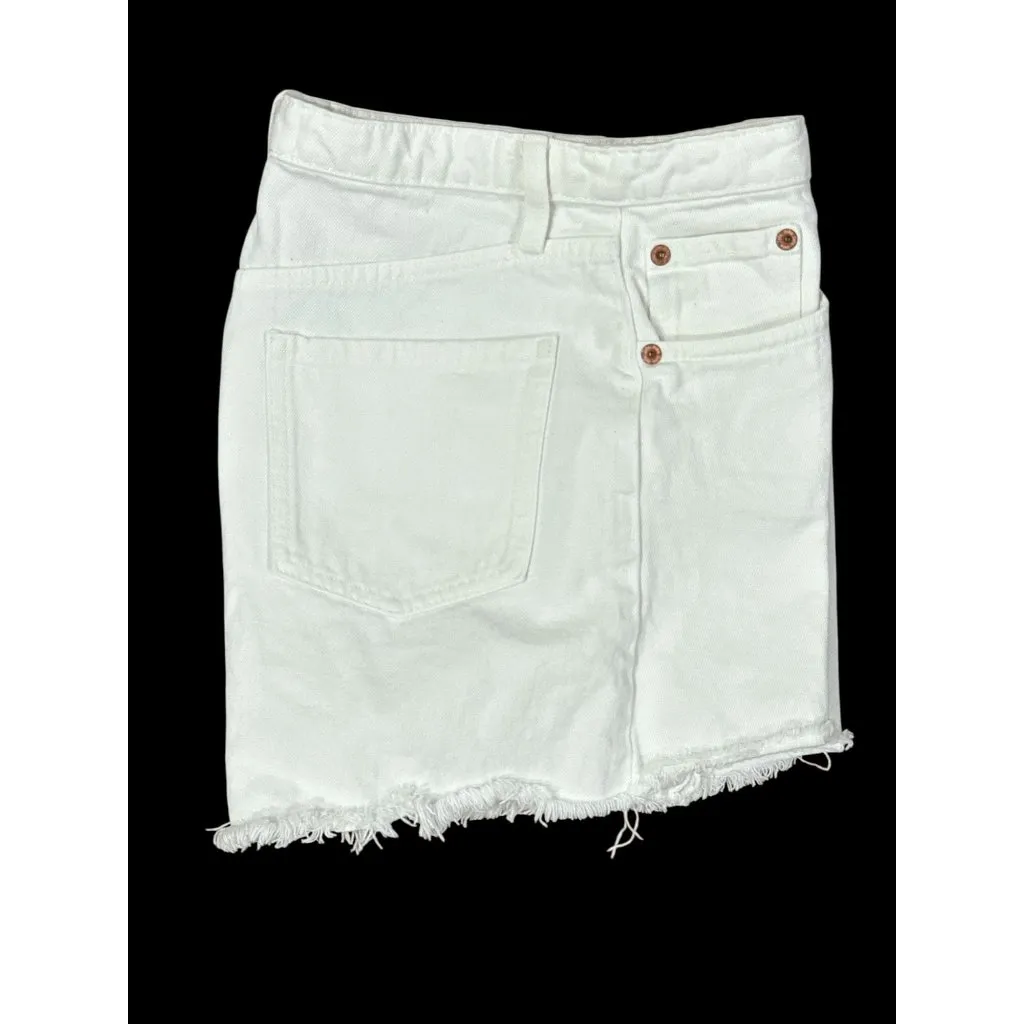 Zara Size 6 Womens White High-Waisted Denim Shorts With Raw Hem & Button Fly - Image 4