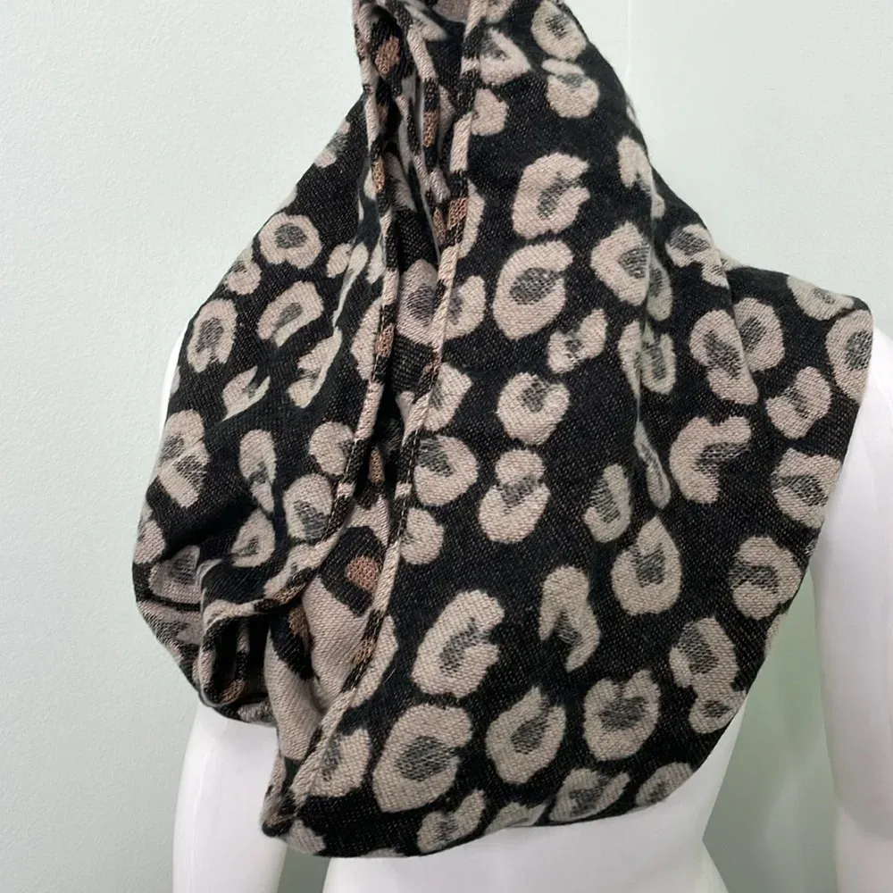ALDO  - Reversible Leopard Infinity Scarf - Image 6