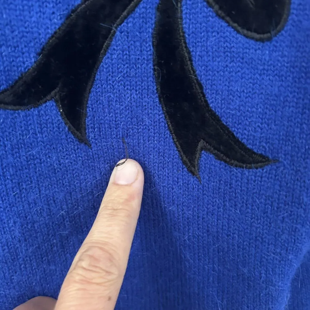 Vintage Sweater Small Blue Black Velvet Bows Beaded Pullover Dana Scott - Image 6