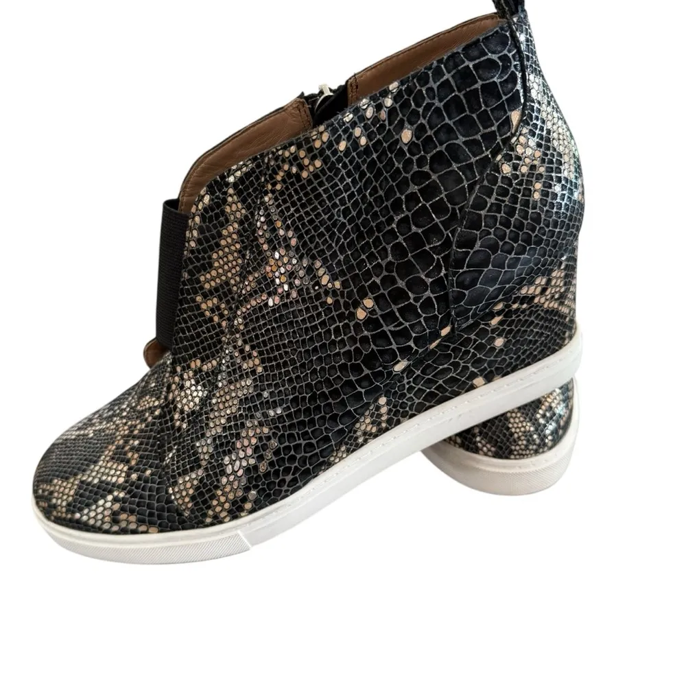Linea Paolo Wedge sneaker Black gold Snake Print side zip leather heeled bootie Size 11 - Image 4