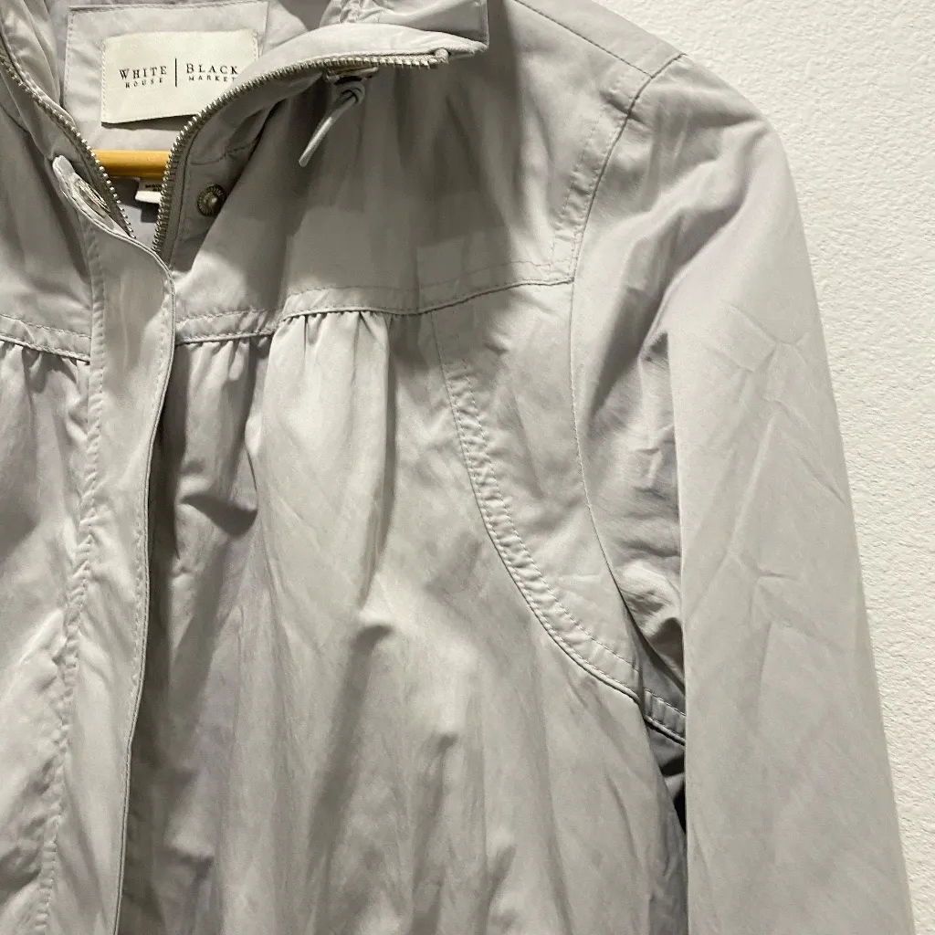 White House Black Market Women's Fashion Rain Coat - Small - Image 4
