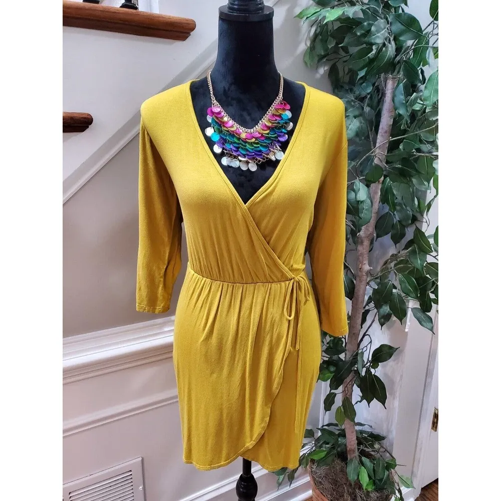 Love Chesley Women Yellow Polyester V - Image 9