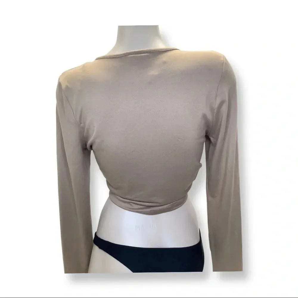 Self Esteem Size Small Long Sleeve Scrunch Front Tie Top. - Image 3