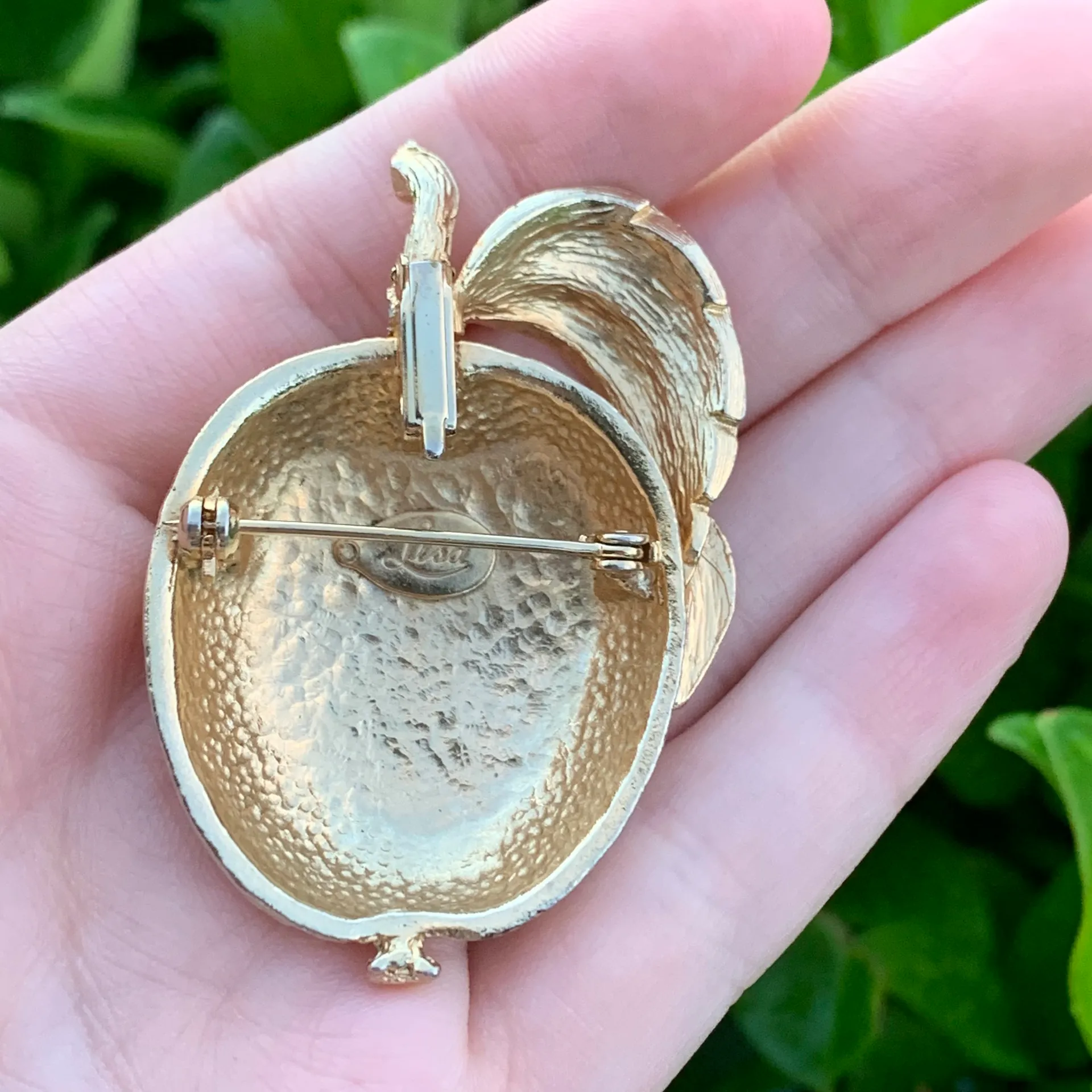 Vintage Gold  Apple Brooch Large/Heavy w/ Leaf // FLAW! SEE BELOW! - Image 4