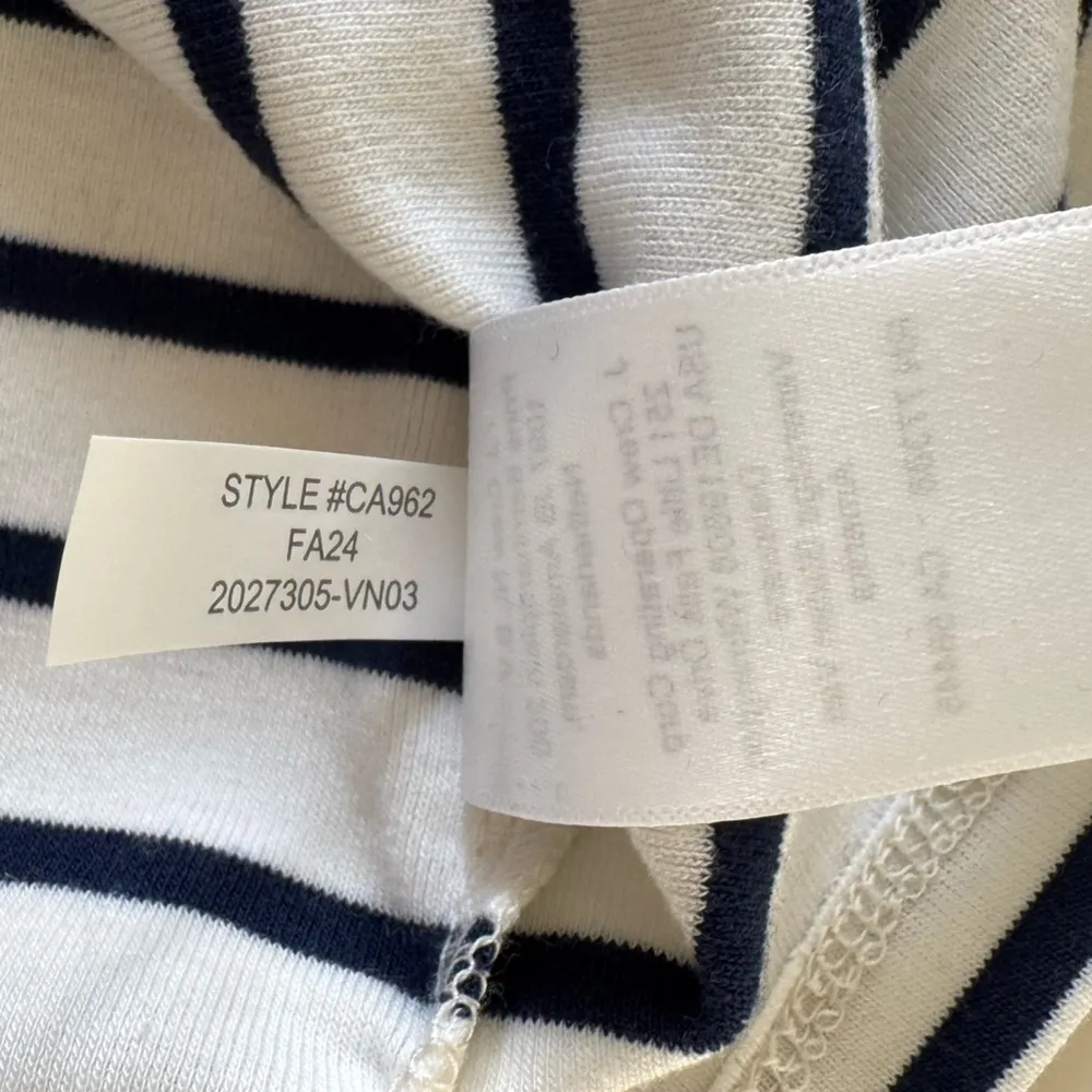 NWOT J. Crew Striped Long Sleeve Everyday Tee Shirt Navy and White XS Sold Out! - Image 7