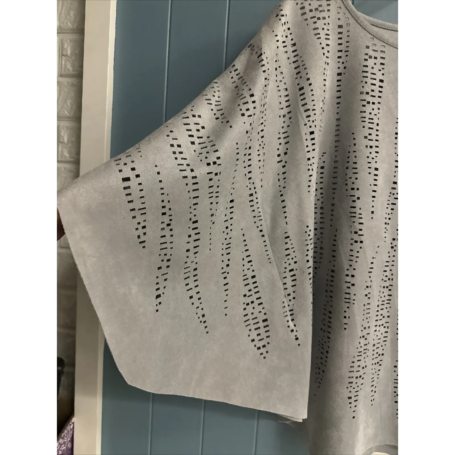 Alberto Makali Women's L Gray Faux Suede Top Crew Neck Laser Cut Boxy Fit Blouse - Image 4