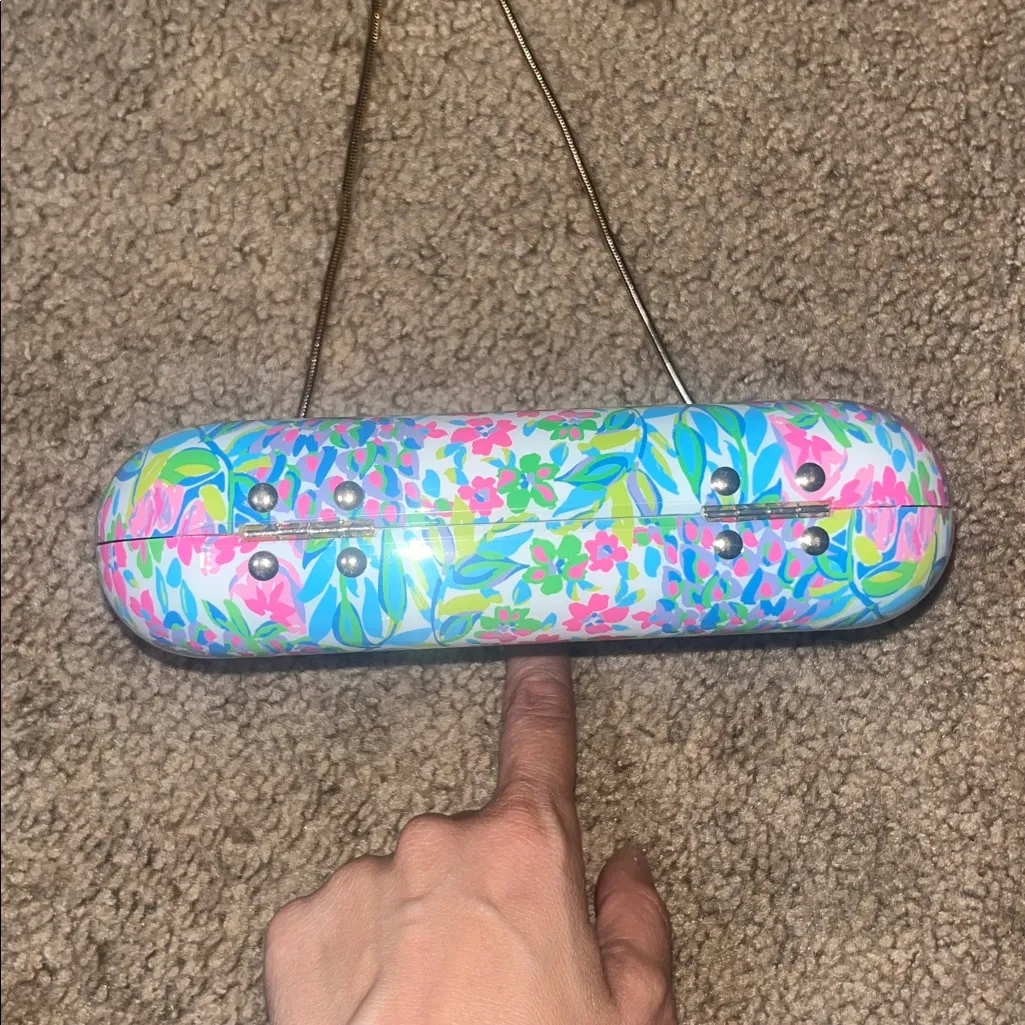 Lilly Pulitzer A Cherry On Top Floral Hard Shell Crossbody Clutch Gold Chain - Image 8
