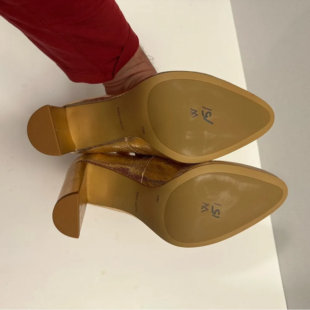 Vince Camuto VC-DESIMMY Pump in Metallic Gold Size 10M - Image 7