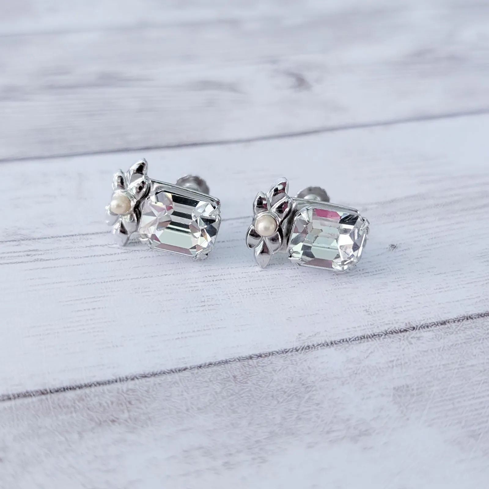 Vintage Screw On Earrings Regal Large Clear Gem & Faux Pearl Silver - Image 5