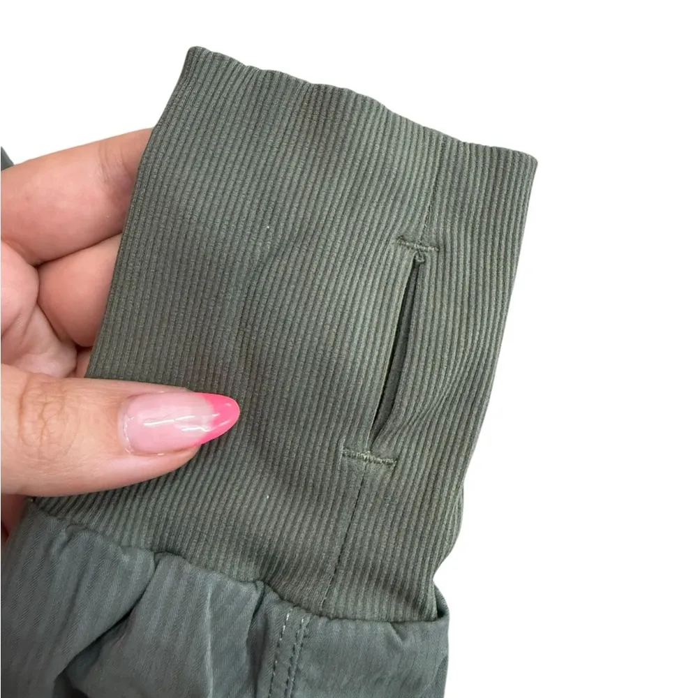 Lululemon Women’s Size 2 Full Zip Hoodie Jacket Army Green Fitted Running Sporty - Image 4