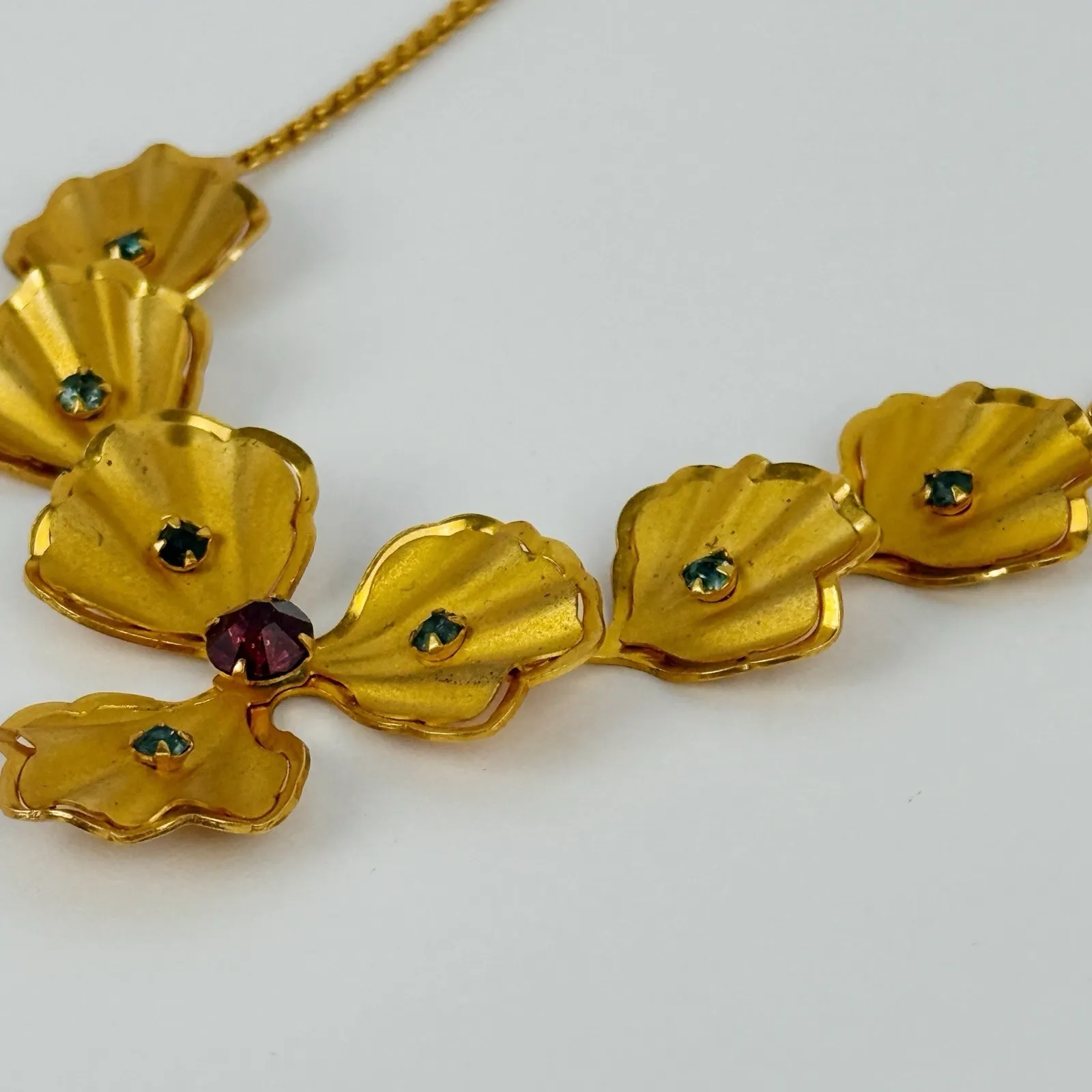 Vintage 1950s Gold Tone Water Lily Flower Necklace Red & Blue Rhinestones - Image 3
