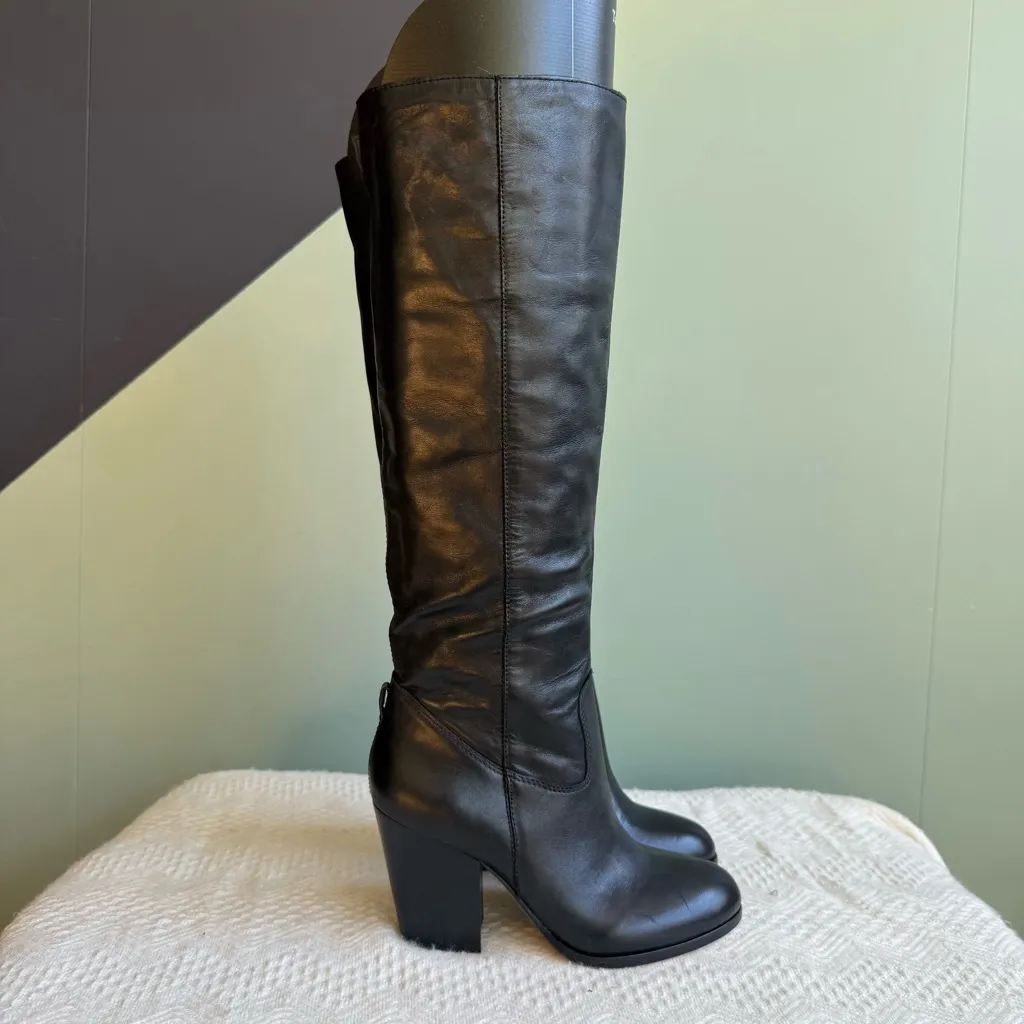 Saks Fifth Avenue Sammie Black Leather Knee High Boots Sz 6 New and Unworn - Image 3