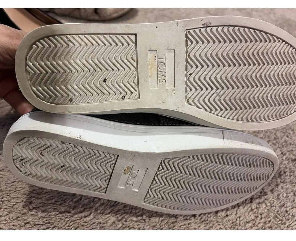 TOMS Size 7 Bryce Slip On Women shoes Fur Lines Grey Suede - Image 7